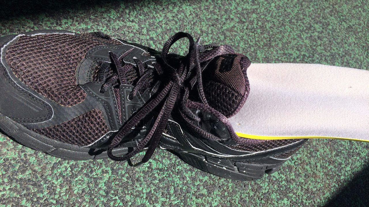 ランニングシューズ